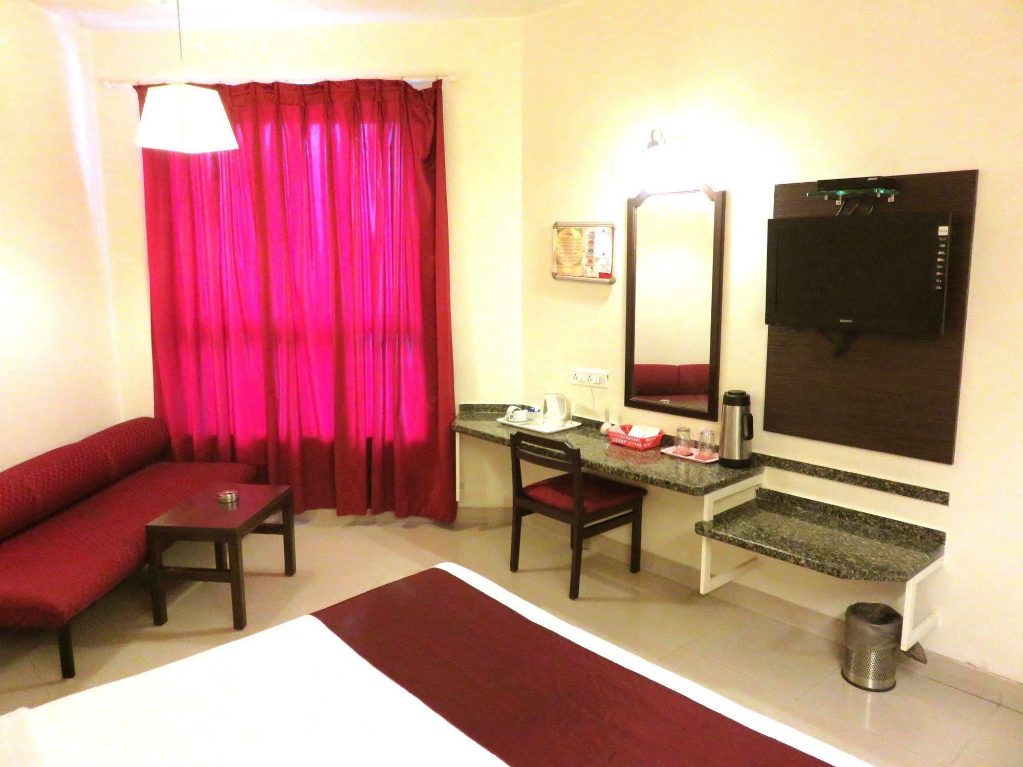 Hotel Ashish Plaza Pune Luaran gambar